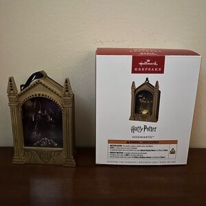 2025 Hallmark Keepsake Ornament  Harry Potter Hogwarts - Magic & Sound NIB